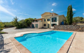 Beautiful home in Bosa with WiFi, Outdoor swimming pool and 5 Bedrooms